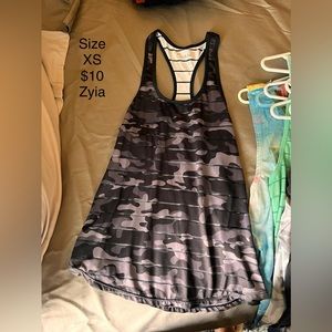 Zyia black camo tank